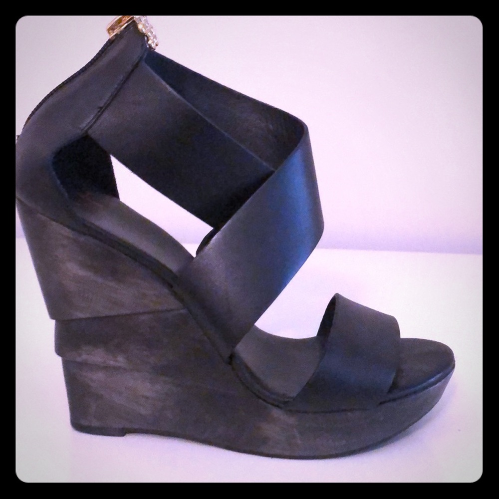 DVF black wedges